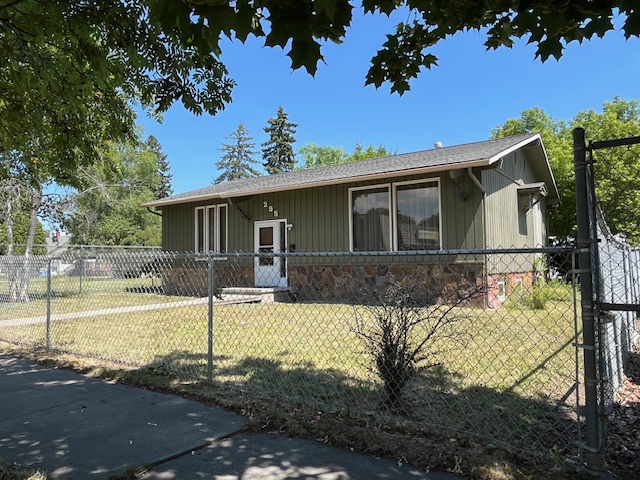 295 4th Avenue West North
